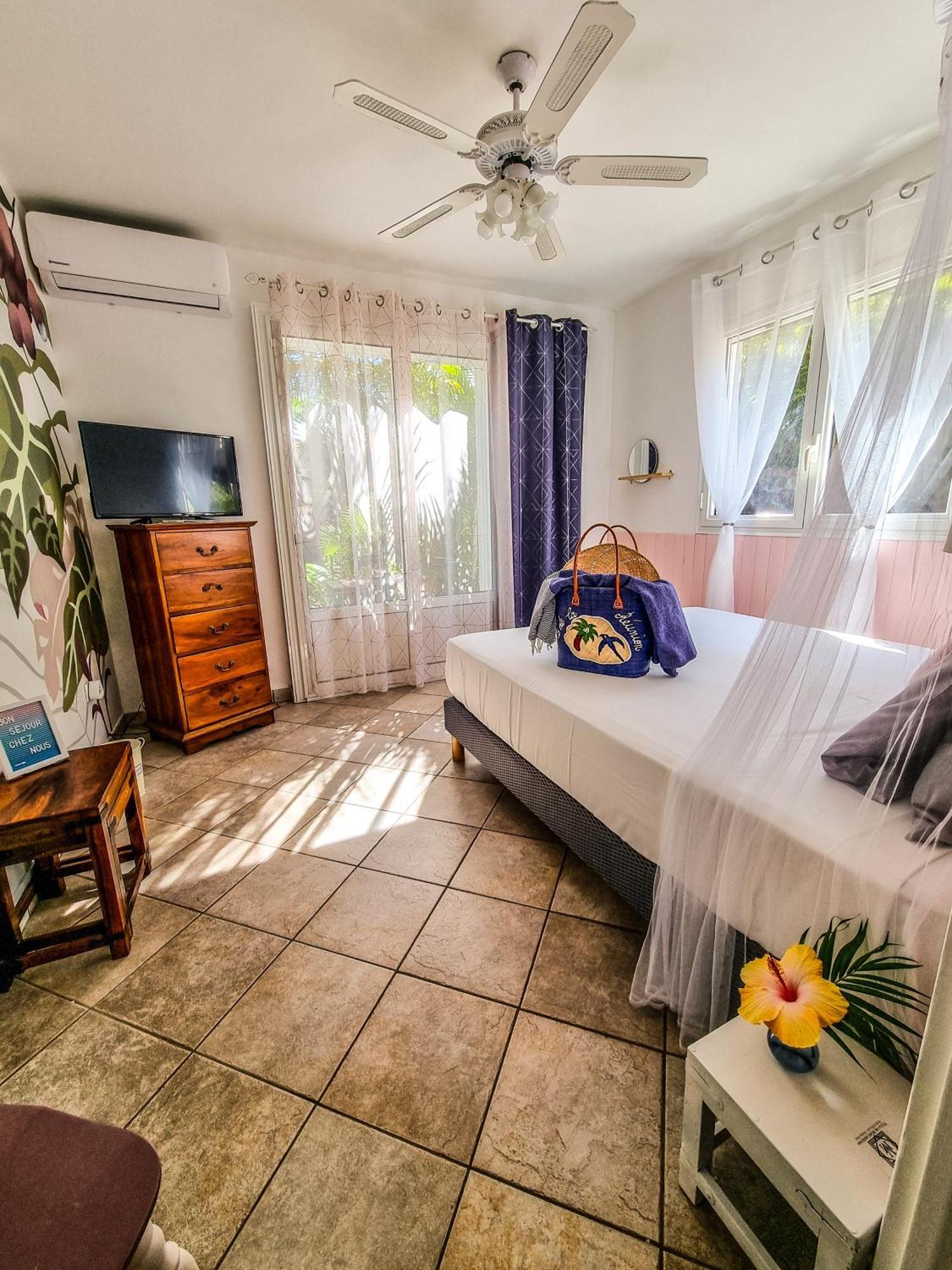 Maison D'Hotes Villa Des Mascareignes Petite Île Екстериор снимка